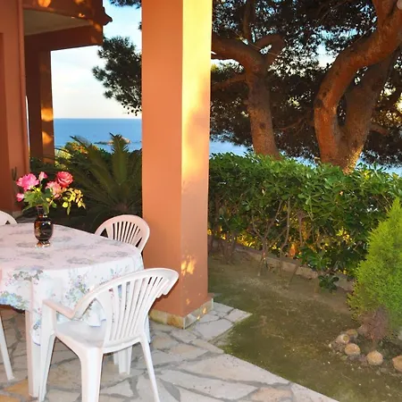Takis On Beach, B With Sea View Πέλεκας