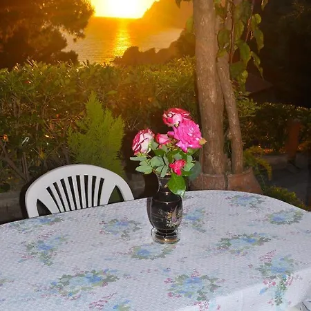 Takis On Beach, B With Sea View *